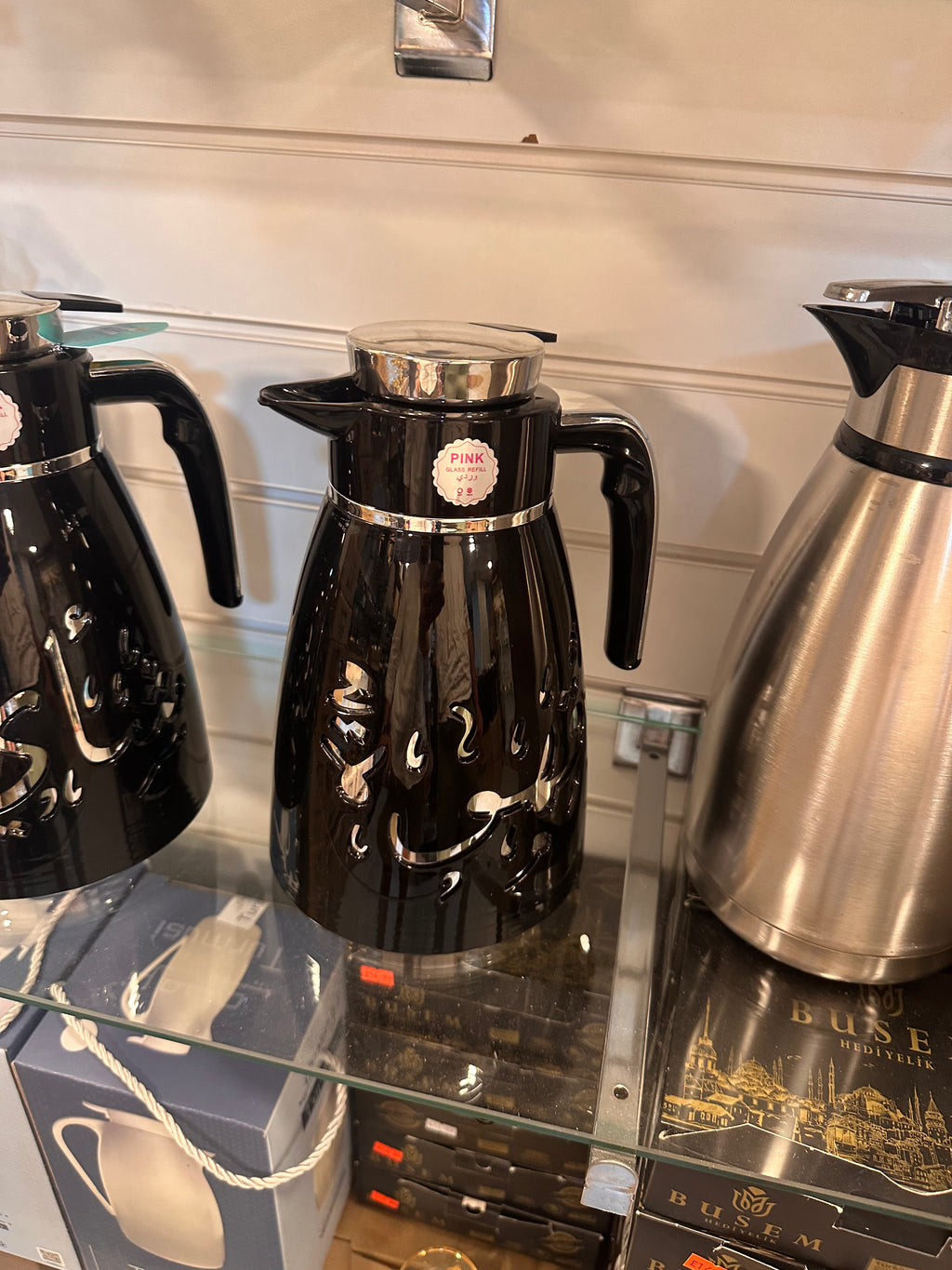 Decorative Glass-Lined Insulated Serving Jug with Handle – Black